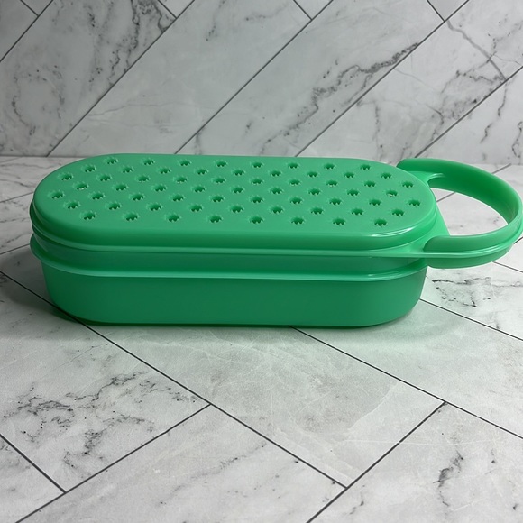 Vintage Tupperware Cheese Grater Shredder Jadeite Green/lid 1375-8,1376-8,1374-6 - Picture 7 of 10